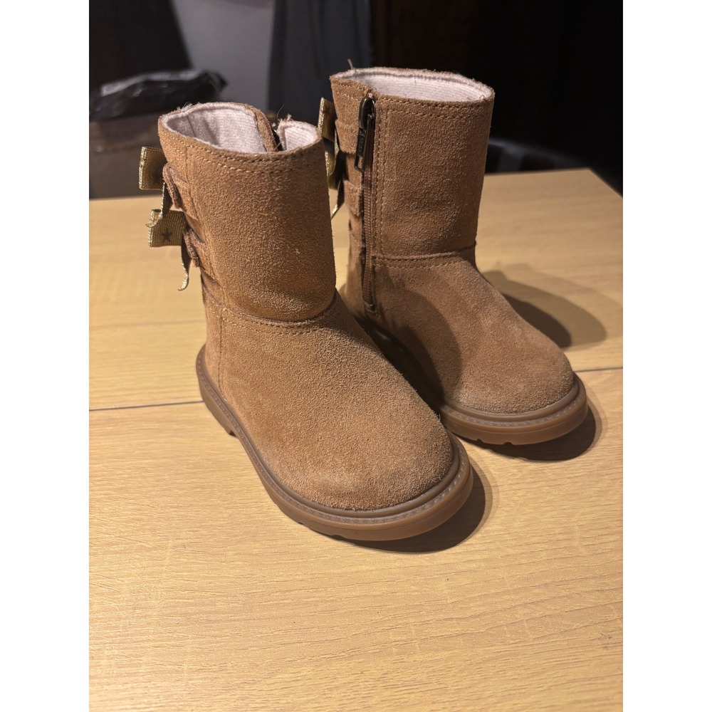 UGG Tillee Chestnut Suede Gold Star Bow Toddler Boots 1115833T Size 6